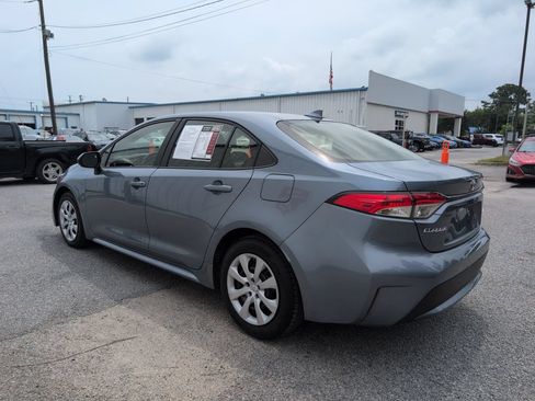 Used 2022 Toyota Corolla LE FWD image 6