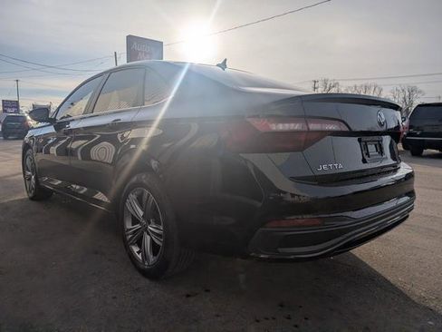 Used 2022 Volkswagen Jetta SE image 5