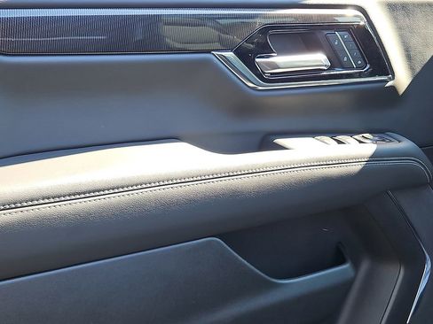 New 2026 GMC Yukon Elevation w/ Elevation Premium Package AWD/4WD image 8