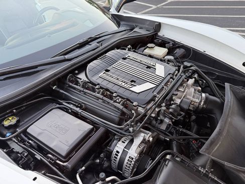 Used 2015 Chevrolet Corvette Z06 w/ 2LZ Preferred Equipment Group RWD image 47