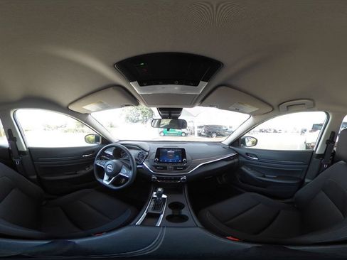 Used 2025 Nissan Altima 2.5 SV FWD image 42