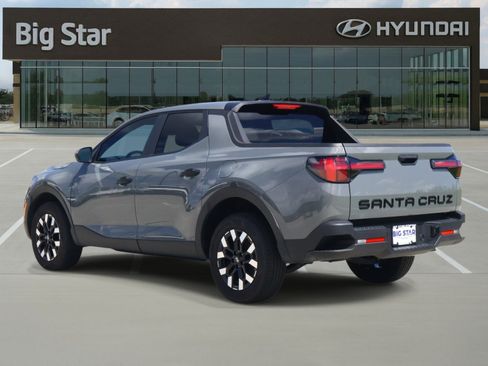 Used 2026 Hyundai Santa Cruz SE FWD image 3