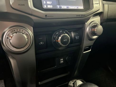 Used 2017 Toyota 4Runner SR5 AWD/4WD image 15