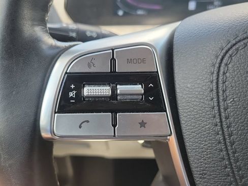 Used 2025 Kia Telluride EX w/ EX Captain's Chair Package AWD/4WD image 23
