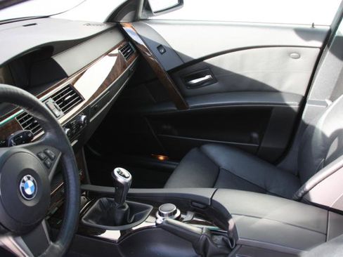 Used 2007 BMW 550i Sedan image 32