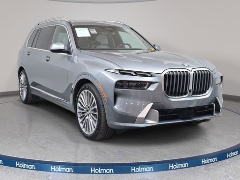 Used 2023 BMW X7 xDrive40i w/ Premium Package AWD/4WD image 3