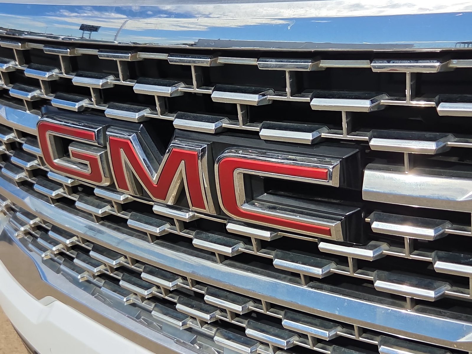 Used 2023 GMC Acadia Denali FWD image 30
