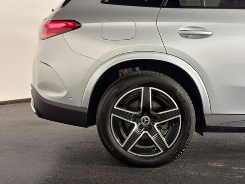 Used 2025 Mercedes-Benz GLC 300 4MATIC w/ AMG Line image 18