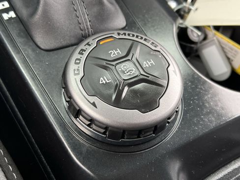 Used 2025 Ford Bronco Outer Banks image 31