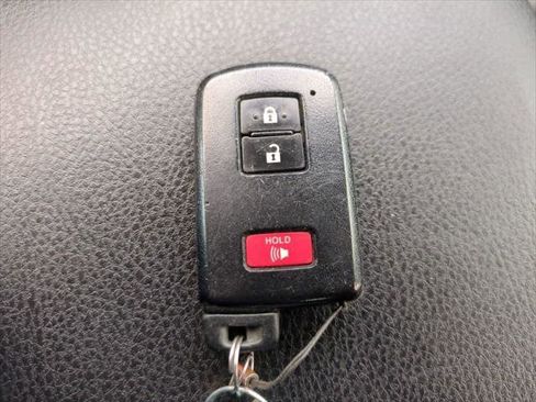 Certified 2019 Toyota Tacoma TRD Sport image 29