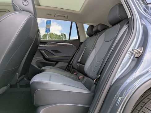 New 2026 Volkswagen Tiguan SE FWD image 17
