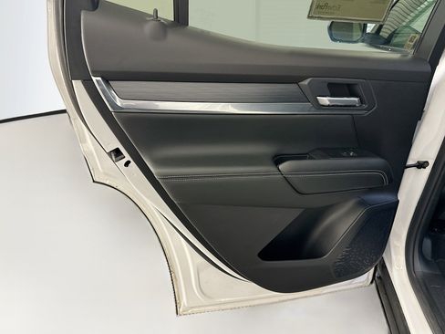 Used 2025 GMC Terrain Elevation image 27