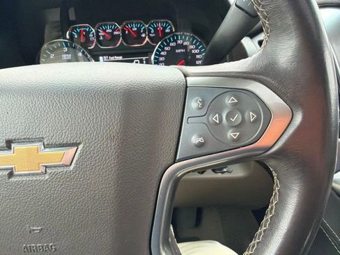 Used 2019 Chevrolet Suburban LT AWD/4WD image 7