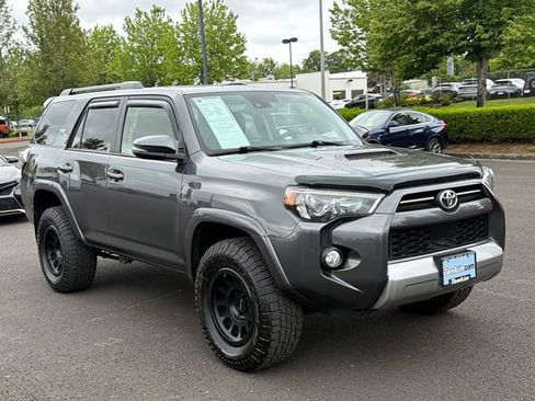 Used 2020 Toyota 4Runner TRD Off-Road Premium AWD/4WD image 2
