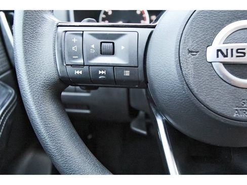 Used 2021 Nissan Rogue SV FWD image 15