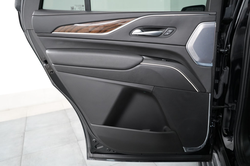 Used 2023 Cadillac Escalade Premium Luxury Platinum w/ LPO, Floor Liner Package AWD/4WD image 34
