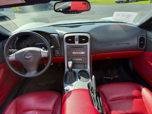 Used 2006 Chevrolet Corvette Convertible w/ Preferred Equipment Group RWD image 32