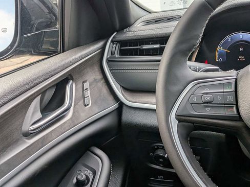 New 2026 Jeep Grand Cherokee L Limited image 17