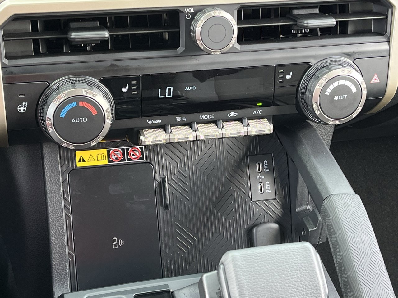 Used 2025 Toyota Tacoma TRD Sport w/ TRD Sport Upgrade Package RWD image 19