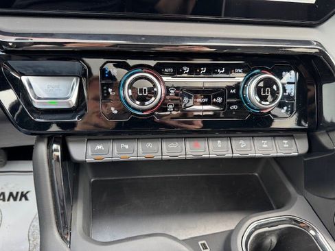 Used 2024 GMC Sierra 1500 AT4X image 44