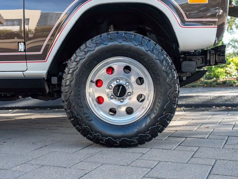 Used 2024 Ford Bronco Black Diamond image 6