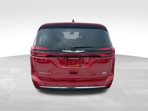 New 2026 Chrysler Pacifica Select AWD/4WD image 3