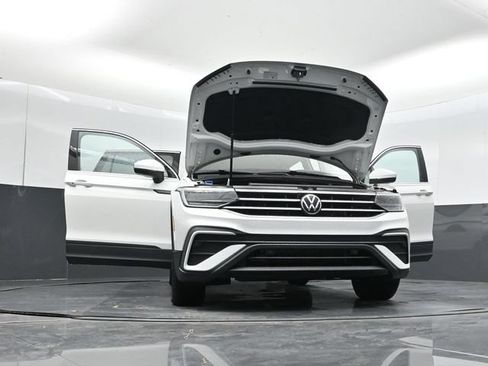 Used 2023 Volkswagen Tiguan SE FWD image 70