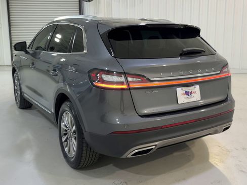 Used 2022 Lincoln Nautilus FWD w/ Premium Package image 8