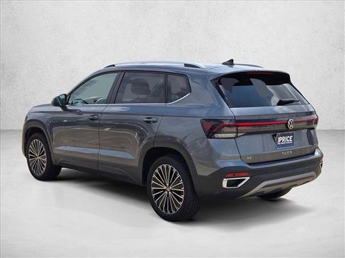 Used 2025 Volkswagen Taos SE FWD image 8