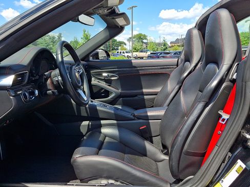 Used 2017 Porsche 911 Targa 4S AWD/4WD image 12