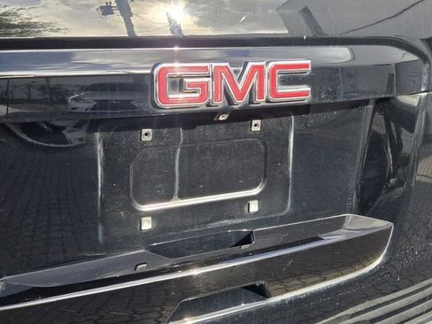 Used 2019 GMC Yukon XL SLT image 9