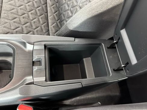 Used 2025 Nissan Kicks SV FWD image 29