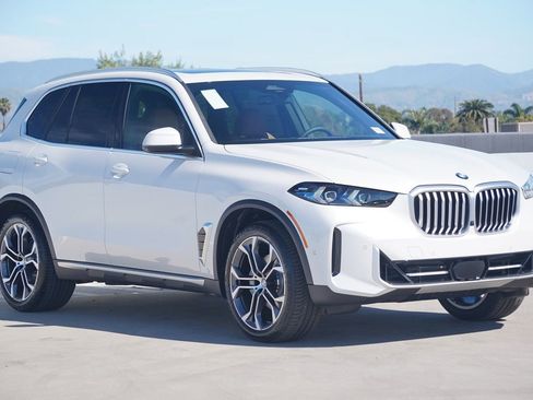 New 2026 BMW X5 xDrive40i w/ Premium Package image 3