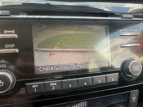 Used 2015 Nissan Rogue SV image 10