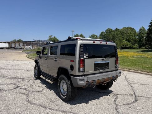 Used 2004 HUMMER H2 w/ Preferred Equipment Group AWD/4WD image 3