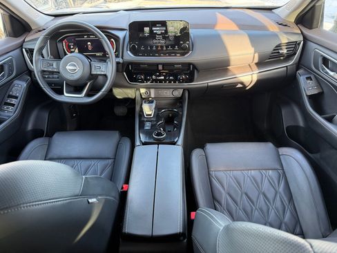 Certified 2023 Nissan Rogue Platinum w/ Platinum Premium Package image 20