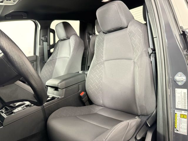 Used 2024 Toyota Tacoma SR5 AWD/4WD image 18