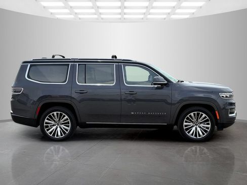 Used 2022 Jeep Grand Wagoneer Series III w/ Flexible Seating Group AWD/4WD image 4