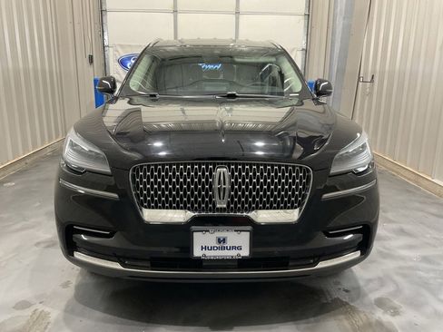 Used 2023 Lincoln Aviator 2WD image 2