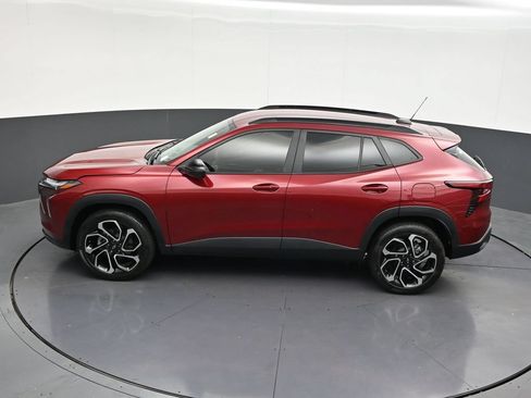 Used 2024 Chevrolet Trax RS FWD image 18