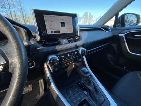 Used 2024 Toyota RAV4 XLE image 27