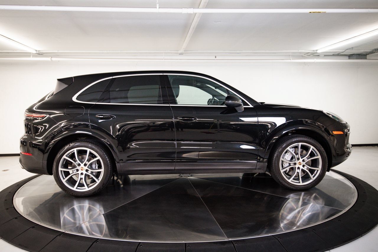 Certified 2023 Porsche Cayenne AWD/4WD image 9