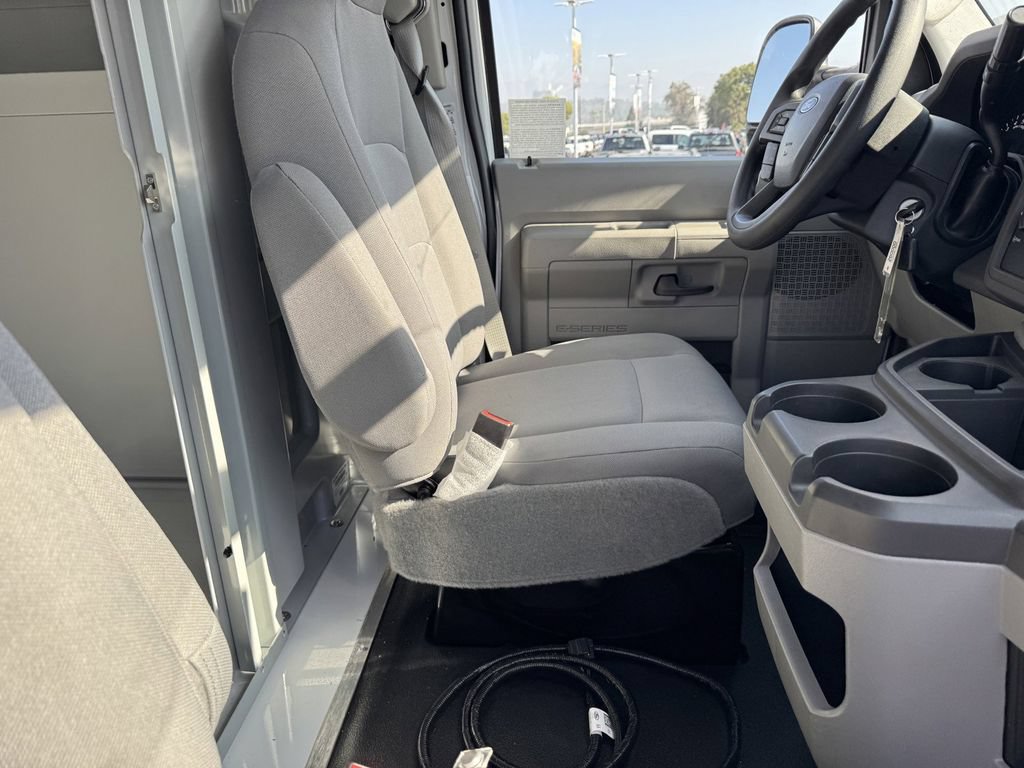 New 2026 Ford E-350 and Econoline 350 Super Duty w/ Power Equipment Group RWD image 6