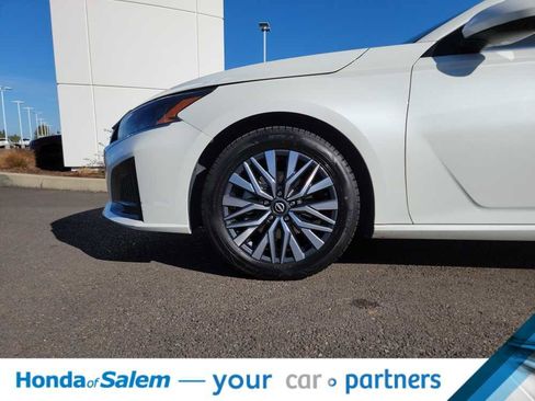 Used 2023 Nissan Altima 2.5 SV image 8