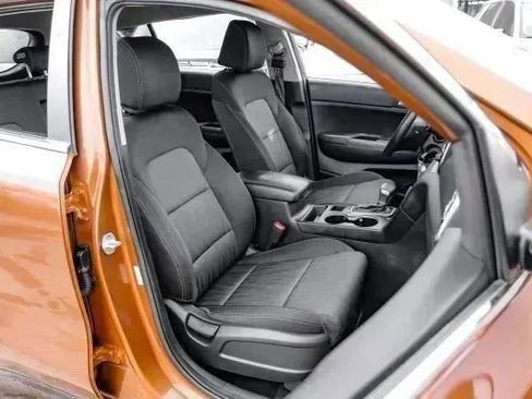 Used 2019 Kia Sportage LX FWD image 37