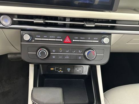 Certified 2025 Hyundai Tucson SE image 51