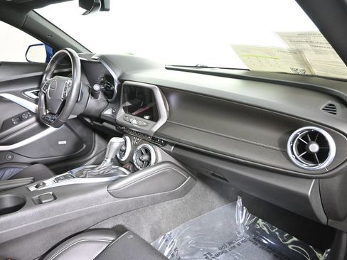 Used 2017 Chevrolet Camaro SS RWD image 15