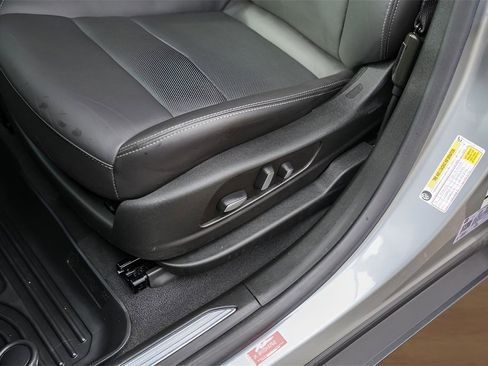 Used 2023 Cadillac XT5 Premium Luxury w/ Technology Package image 8