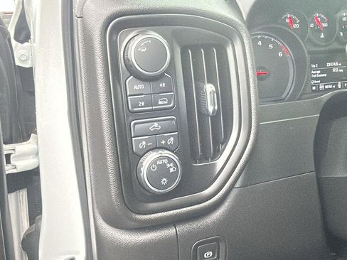 Certified 2020 Chevrolet Silverado 1500 Custom w/ Custom Value Package image 16