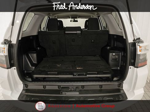 Used 2019 Toyota 4Runner SR5 AWD/4WD image 5